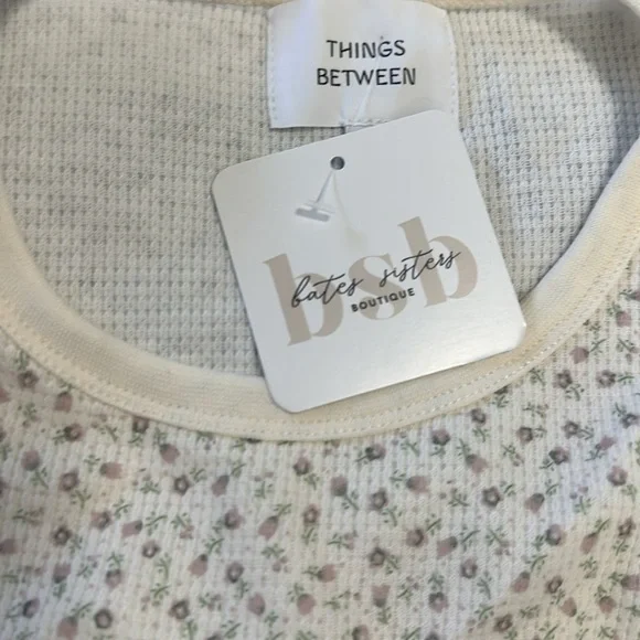 Bates Sisters Boutique Top - Picture 2 of 4